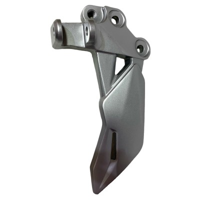 SOPORTE PEDALIN DELANTERO IZQUIERDO GIXXER 150 / GIXXER 250 SUZUKI ORIGINAL