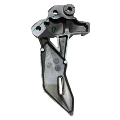 SOPORTE PEDALIN DELANTERO IZQUIERDO GIXXER 150 / GIXXER 250 SUZUKI ORIGINAL