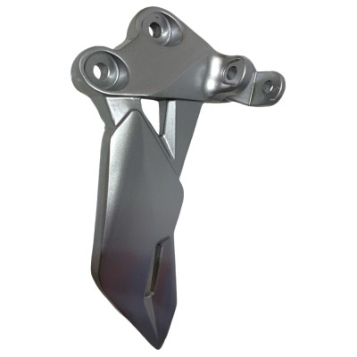 SOPORTE PEDALIN DELANTERO DERECHO GIXXER 150 ( BALATA ) SUZUKI ORIGINAL